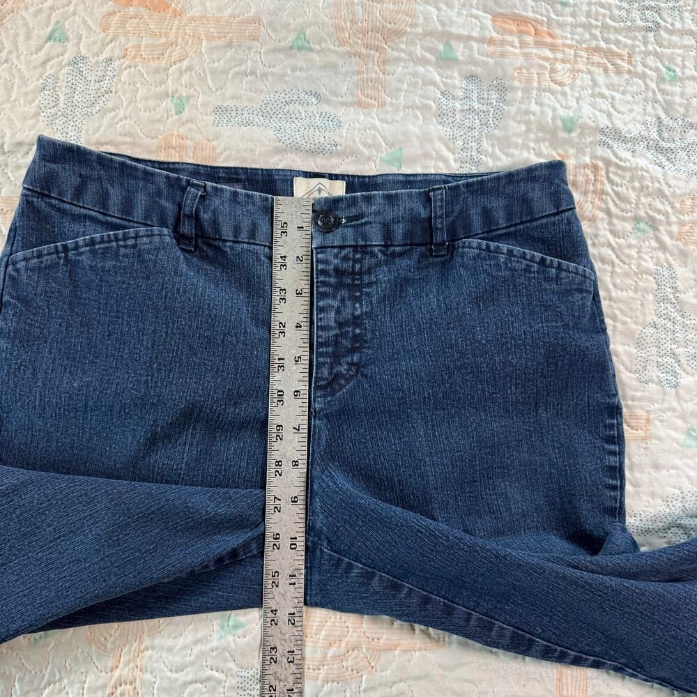 St Johns Bay Crop Jeans Womens 12P Blue Denim Capri Mid Rise Stretch - Picture 7 of 8